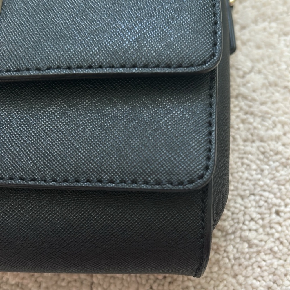 DKNY | Leather Double Flap Crossbody Bag | Black - Picture 4 of 16